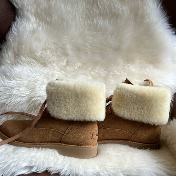 NIB woman’s Waylon boots size 8 - Picture 2 of 5